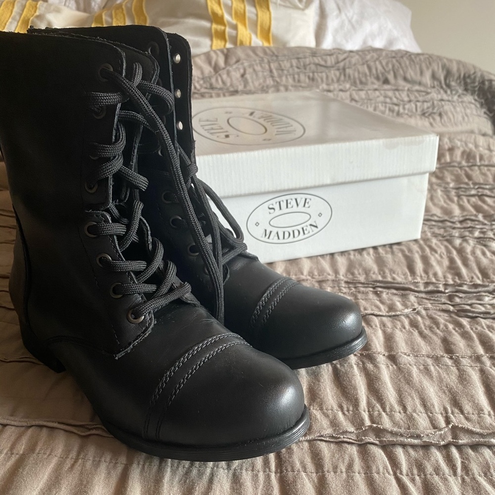 Steve Madden Combat Boot Size 8